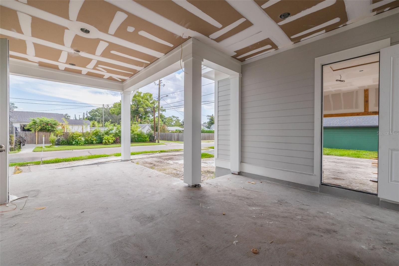 995 48th, St Petersburg, FL 33703