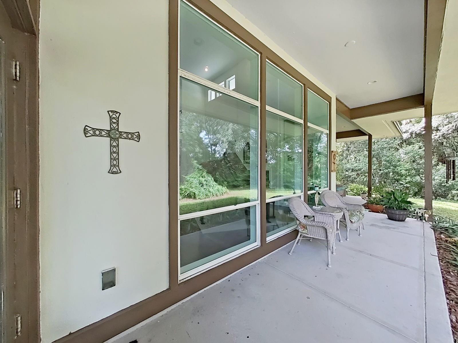 1729 Fats, Seffner, FL 33584