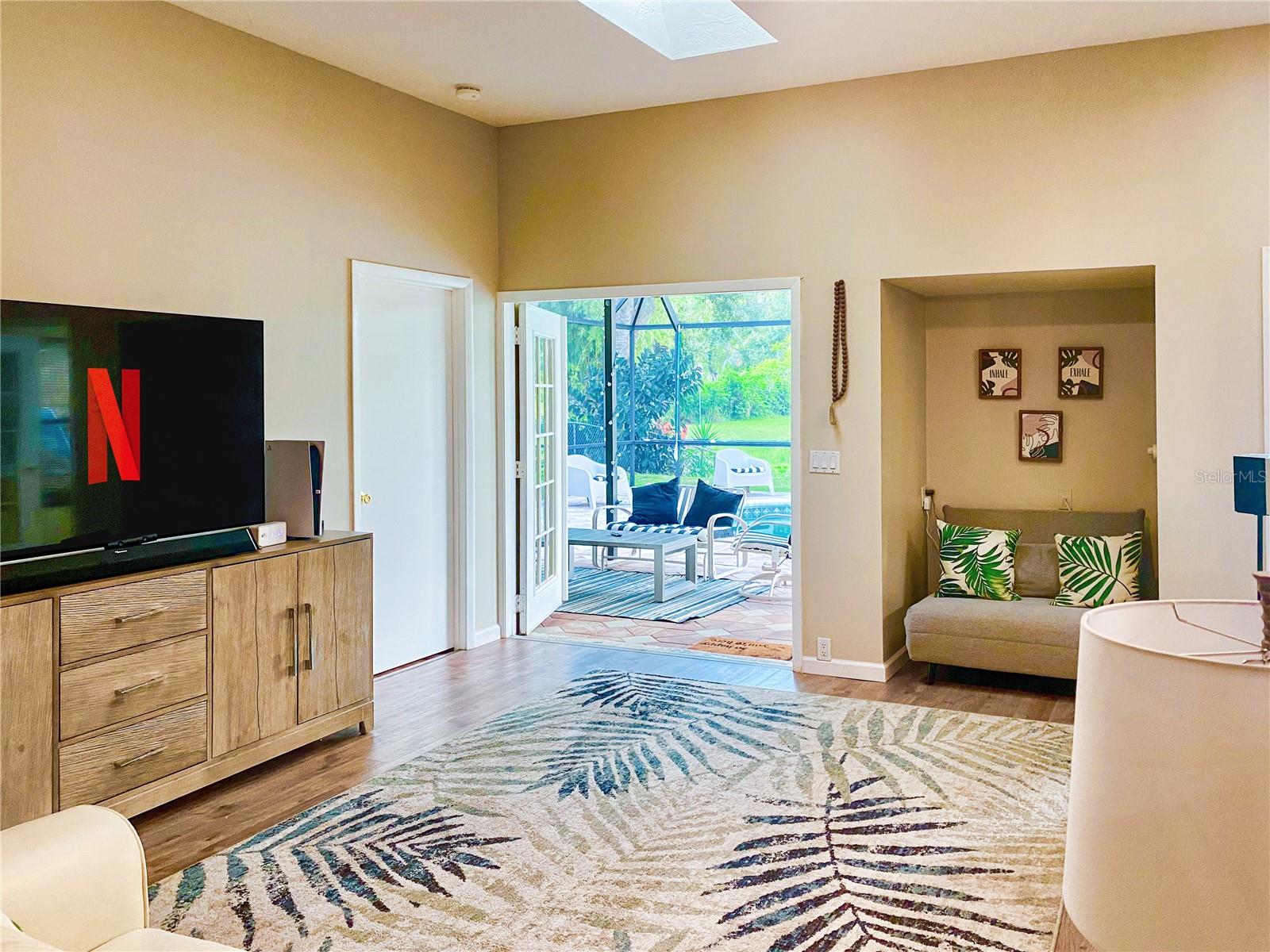 4907 82nd, Sarasota, FL 34243