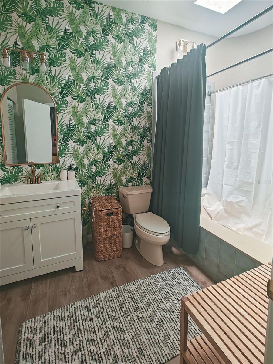 4907 82nd, Sarasota, FL 34243