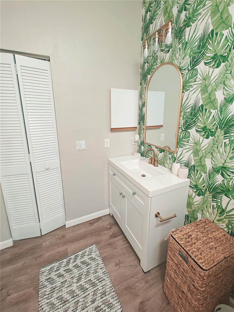 4907 82nd, Sarasota, FL 34243