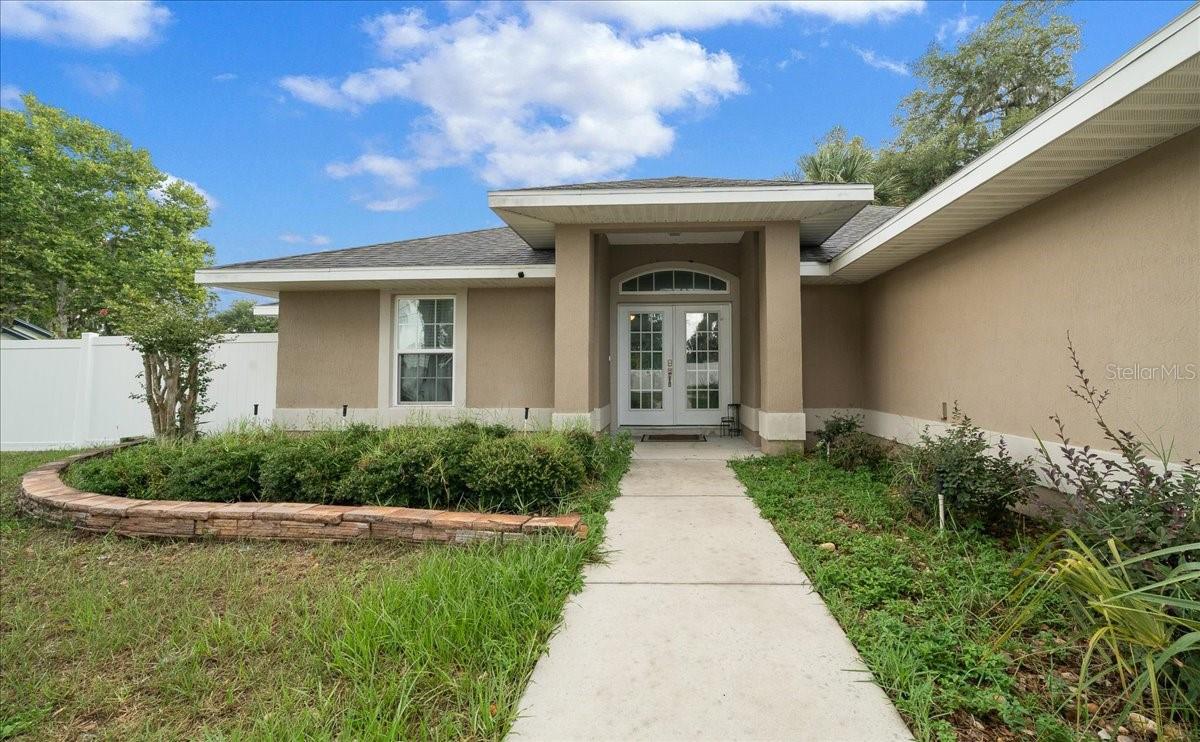 60 Owens, Umatilla, FL 32784