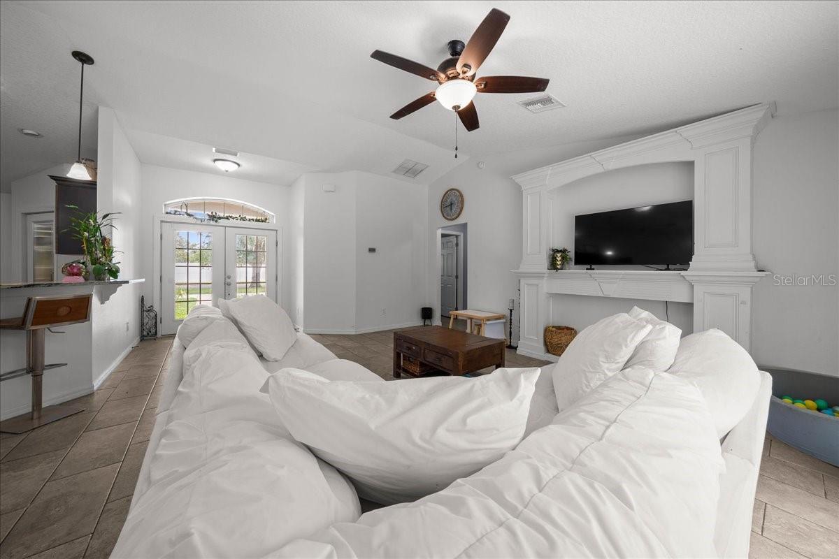 60 Owens, Umatilla, FL 32784