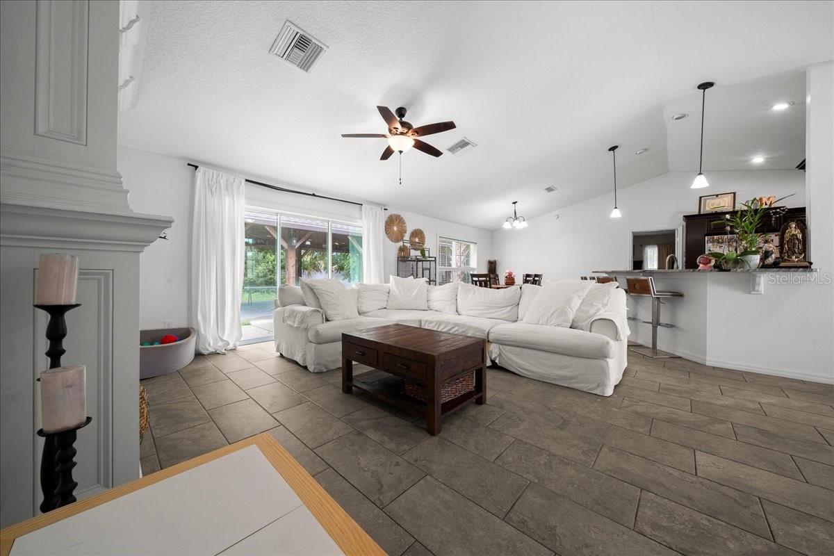60 Owens, Umatilla, FL 32784