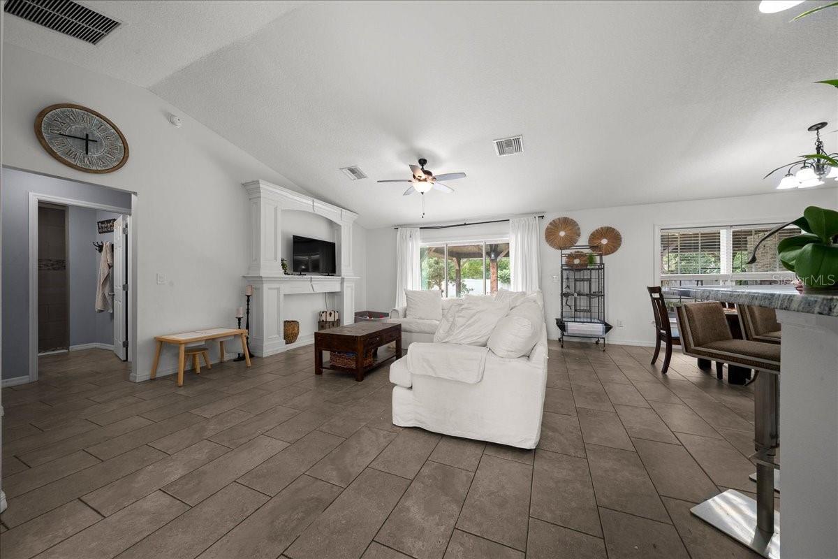 60 Owens, Umatilla, FL 32784