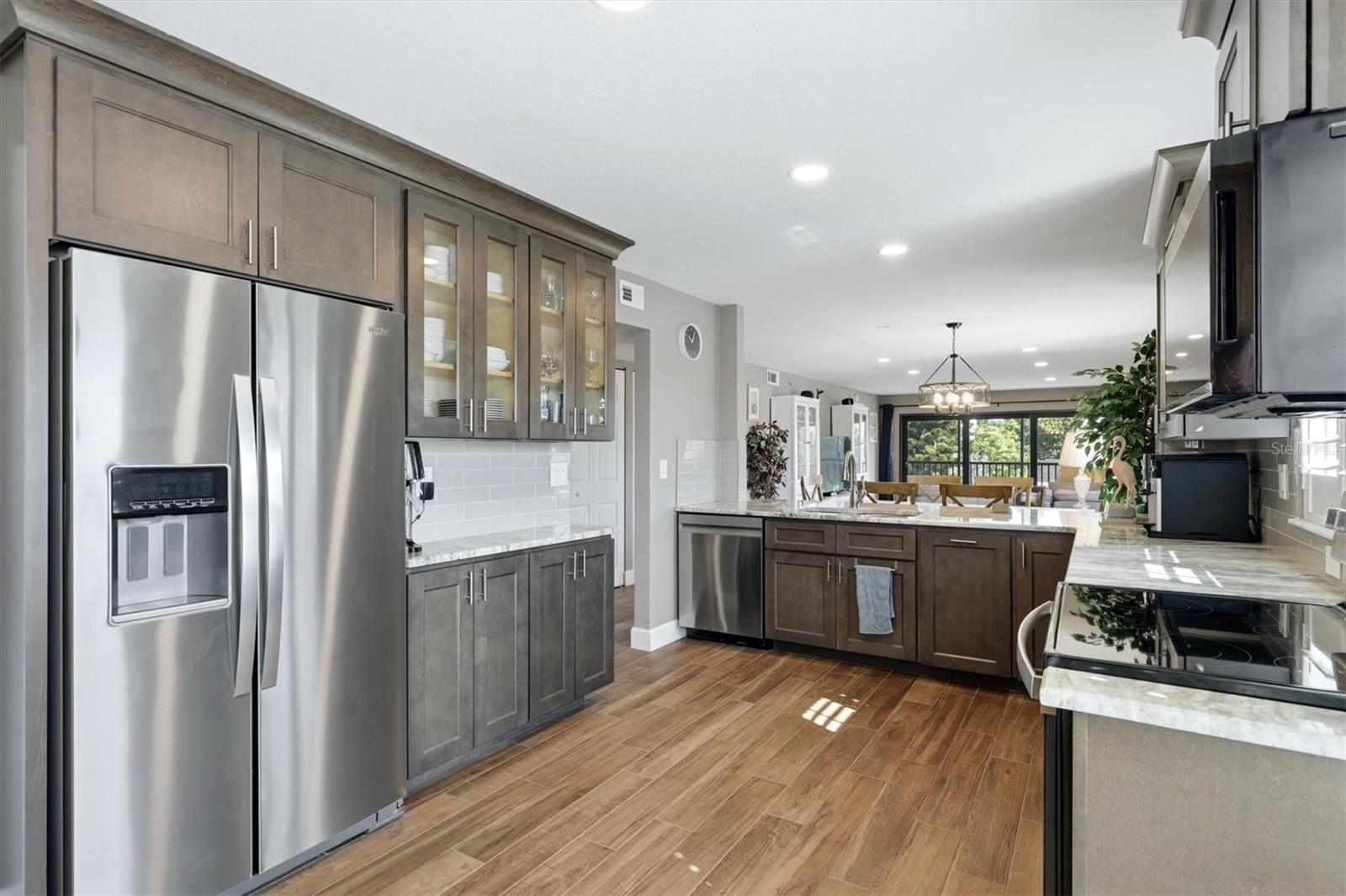 1001 Benjamin Franklin Unit 206, Sarasota, FL 34236