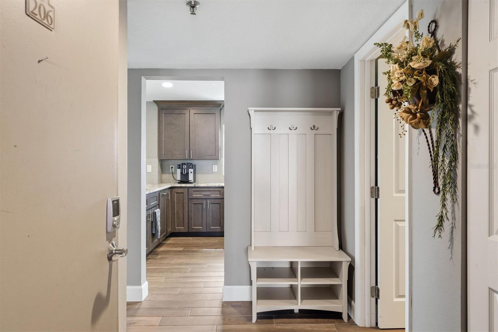 1001 Benjamin Franklin Unit 206, Sarasota, FL 34236