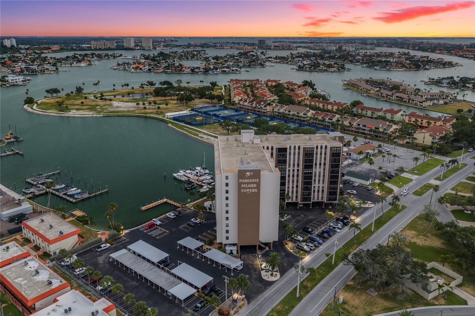 10355 Paradise Unit 412, St Petersburg, FL 33706