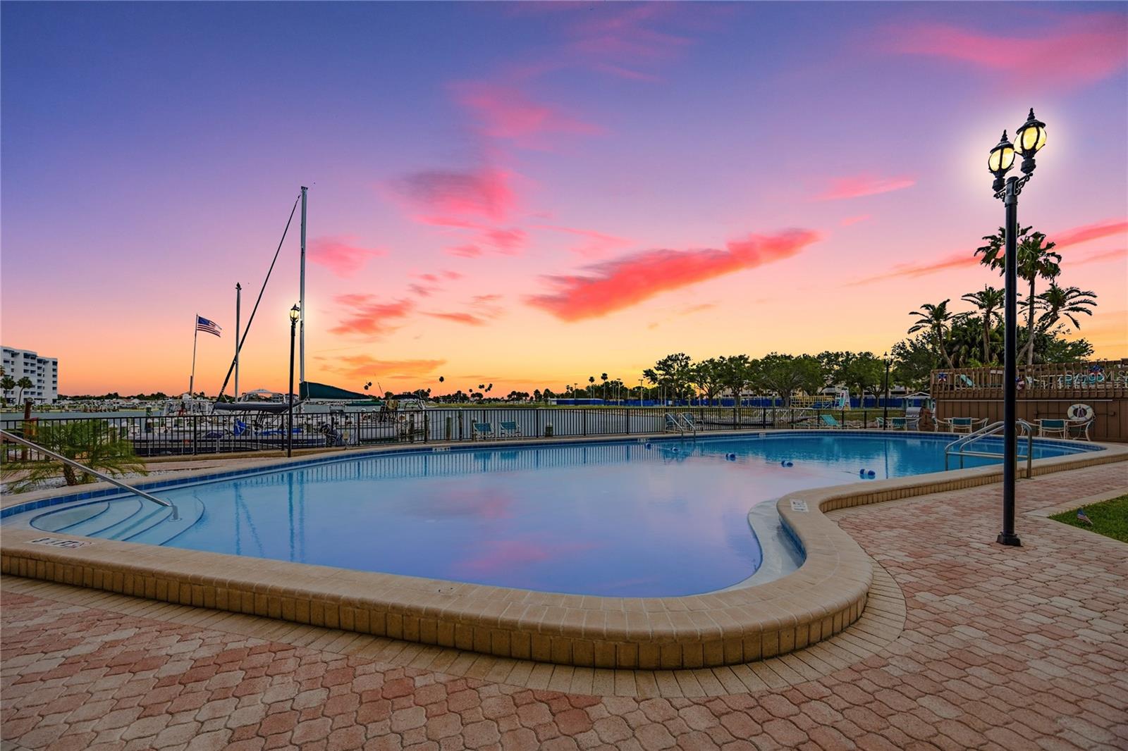 10355 Paradise Unit 412, St Petersburg, FL 33706