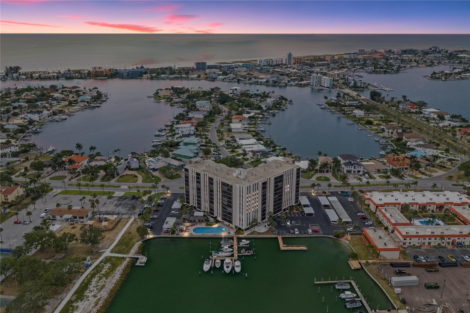 10355 Paradise Unit 412, St Petersburg, FL 33706