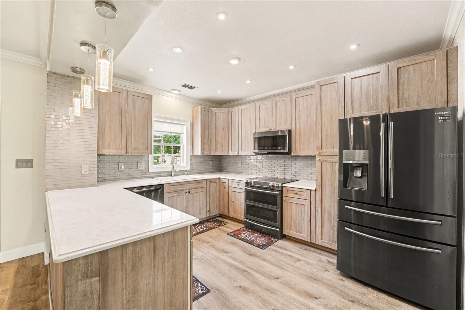 100 Sylvana, Auburndale, FL 33823