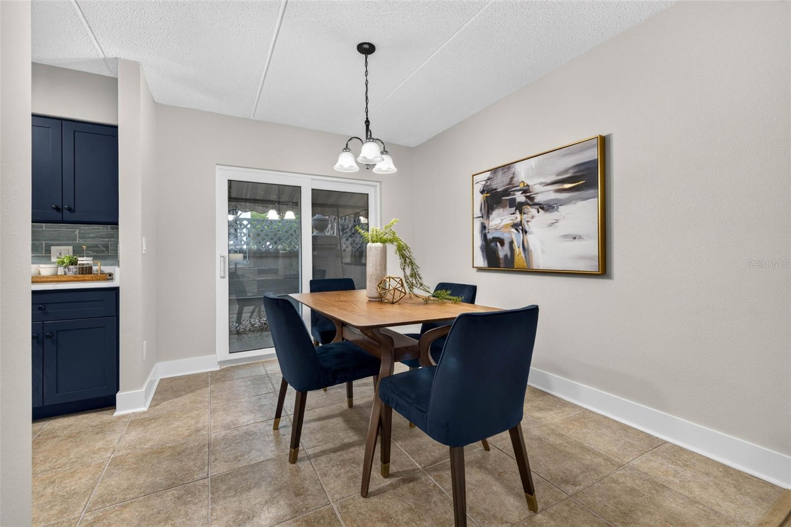 1190 Rue Des Chateaux Unit 1a, St Petersburg, FL 33707
