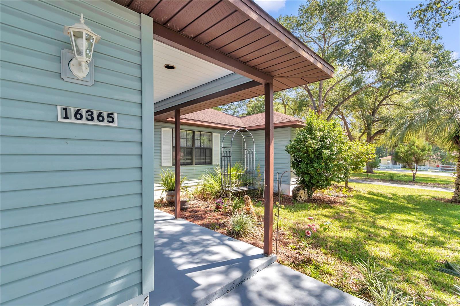 16365 17th, Ocklawaha, FL 32179
