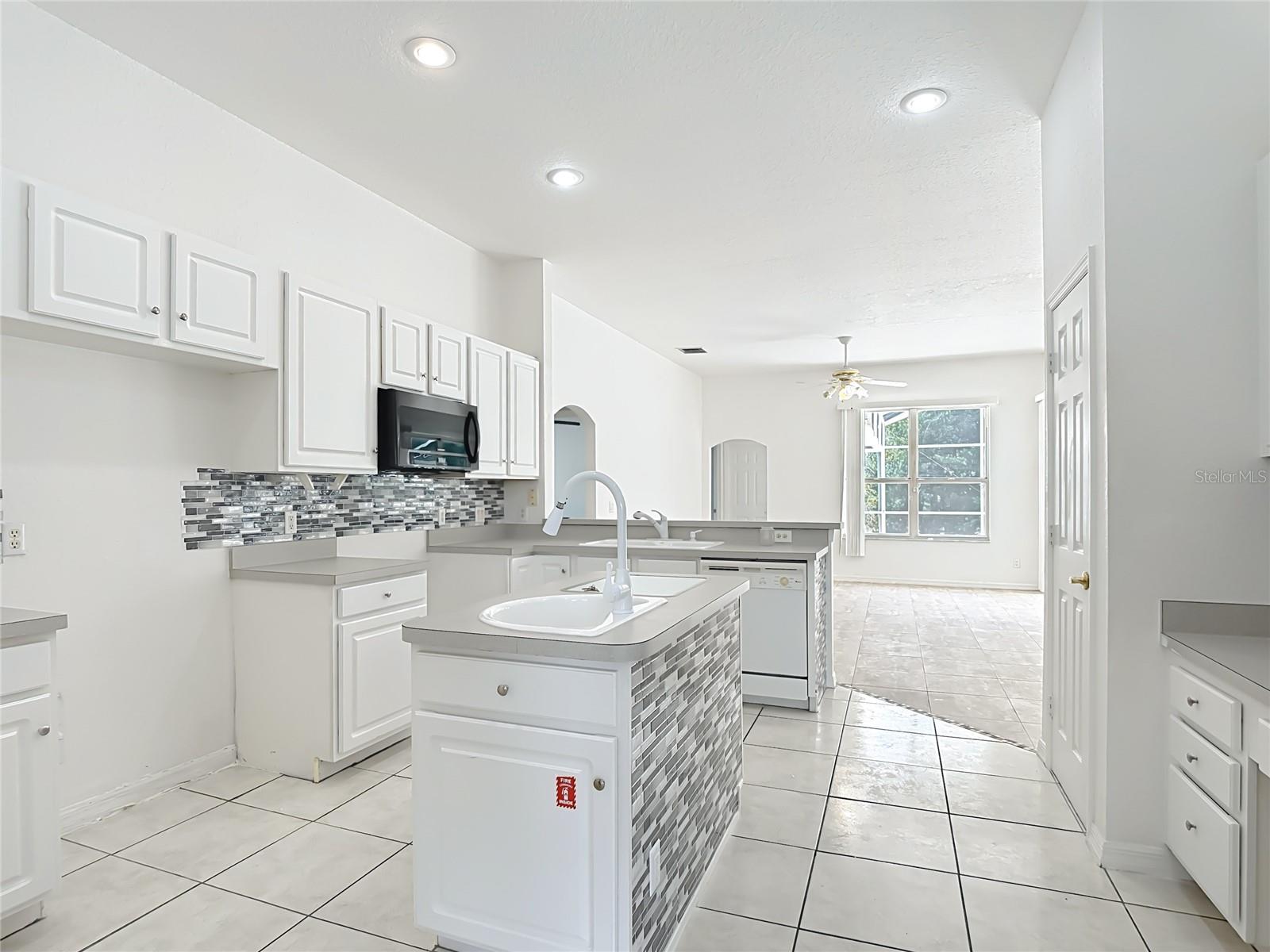 957 Via Bianca, Davenport, FL 33896