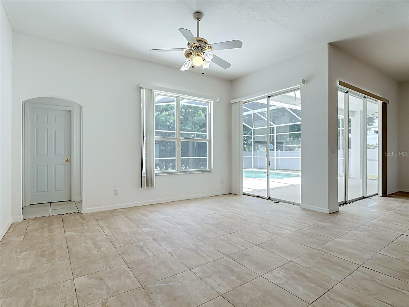 957 Via Bianca, Davenport, FL 33896