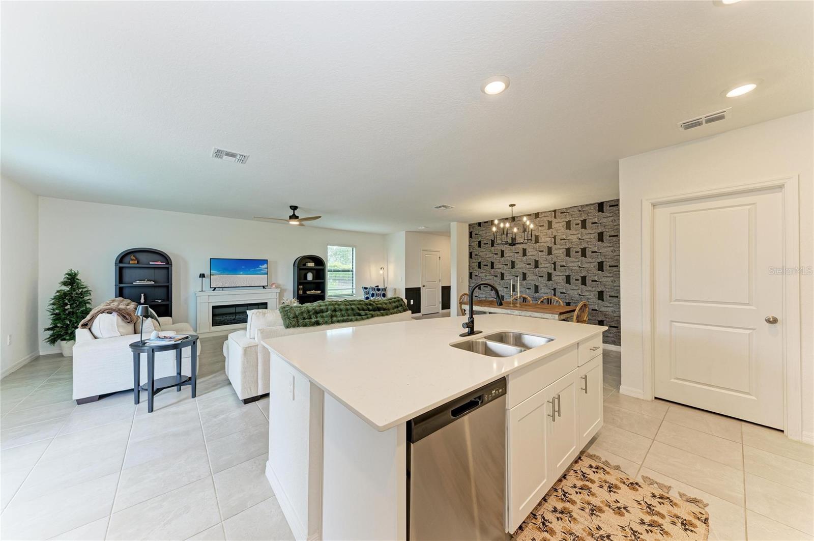 9175 Tequila Sunrise, Sarasota, FL 34241