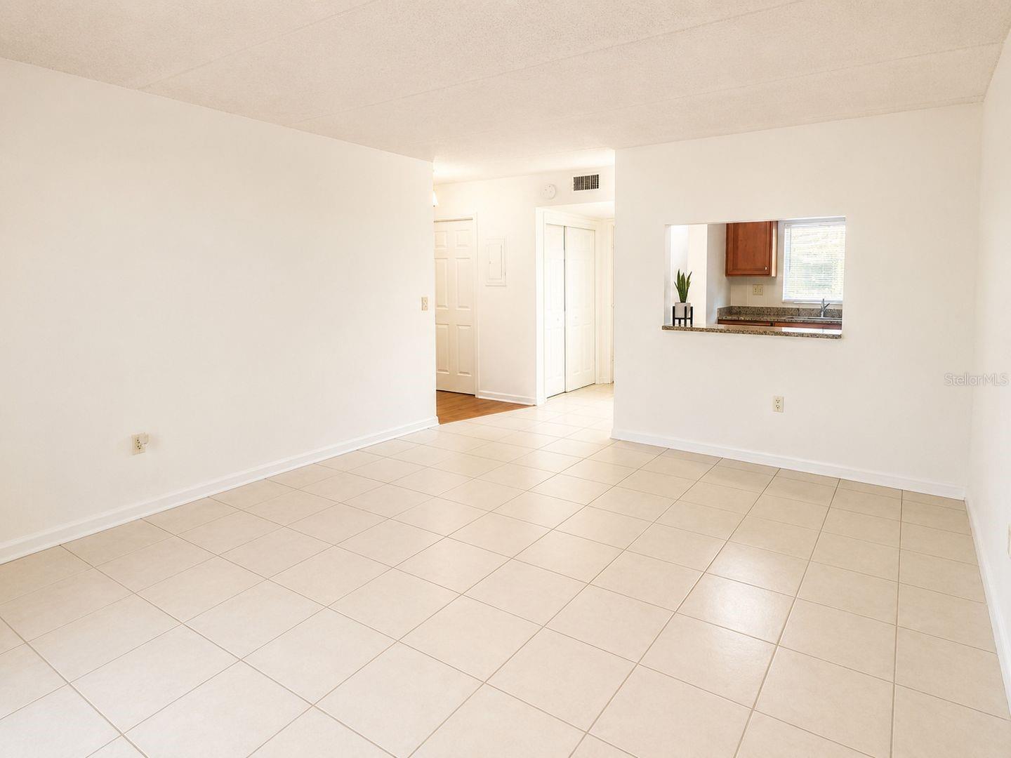 2812 Somerset Park Unit 105, Tampa, FL 33613