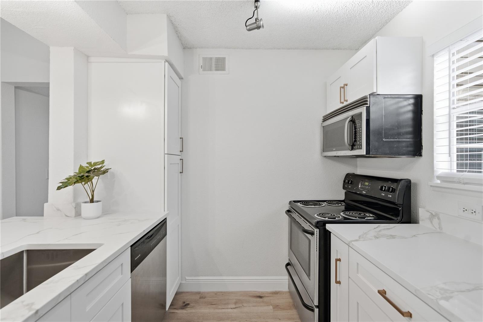 2500 Winding Creek Unit F305, Clearwater, FL 33761