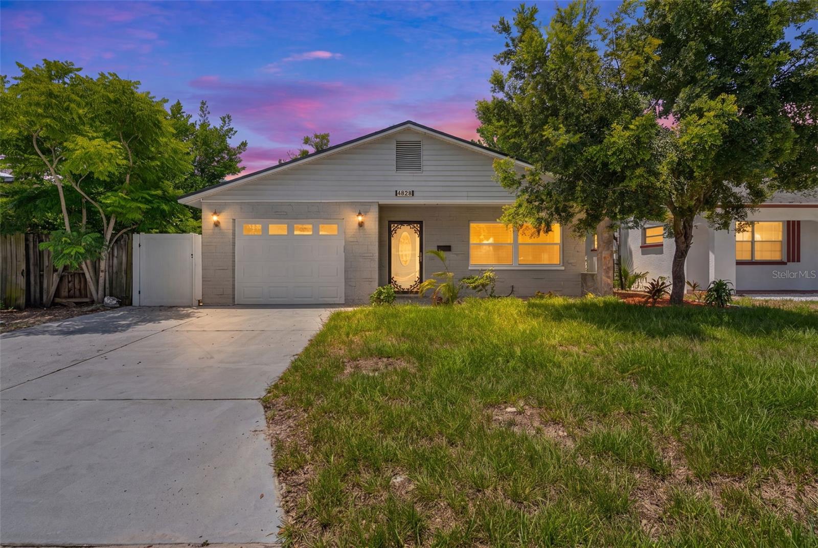 4828 22nd, St Petersburg, FL 33713
