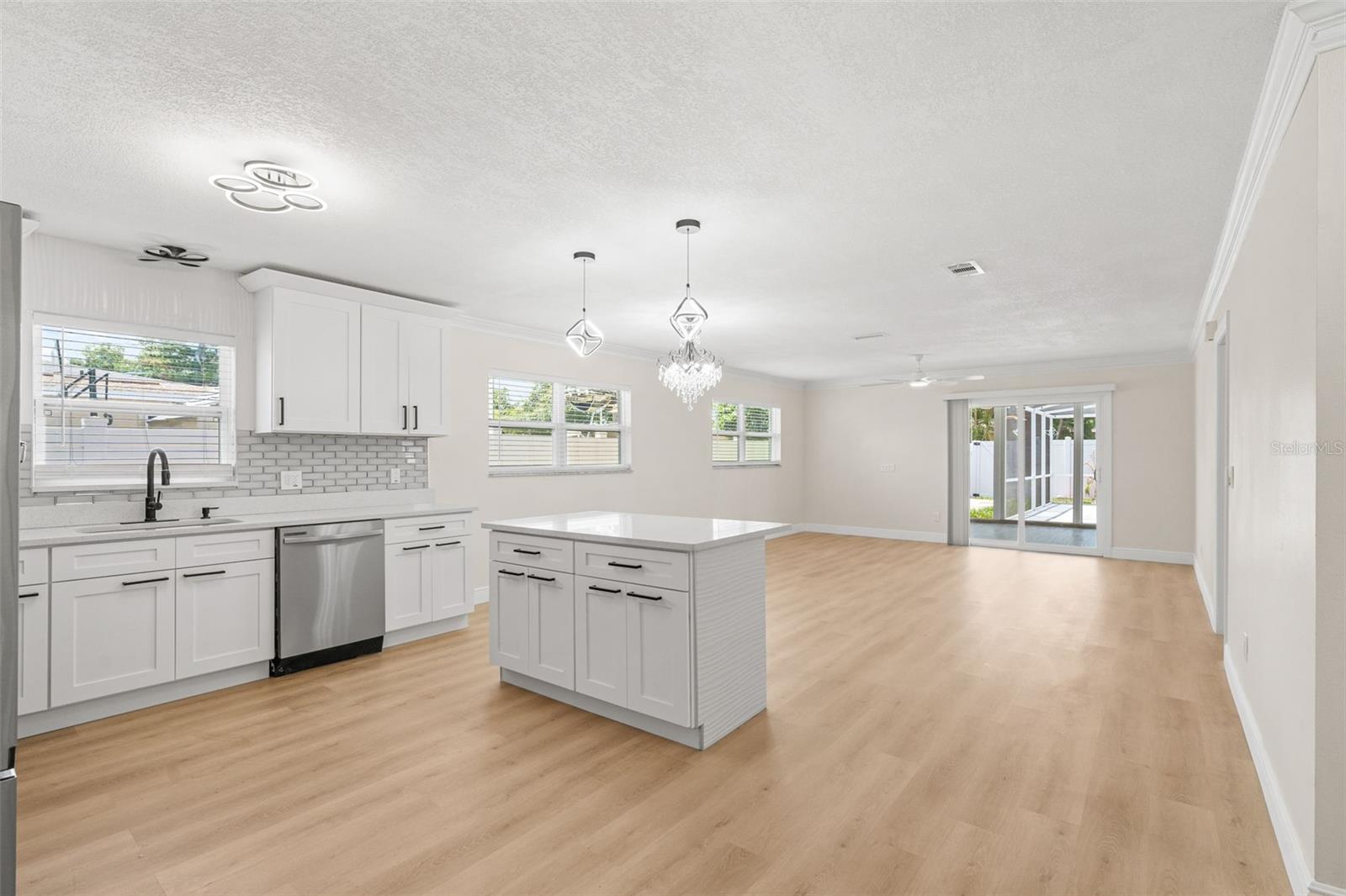 4828 22nd, St Petersburg, FL 33713