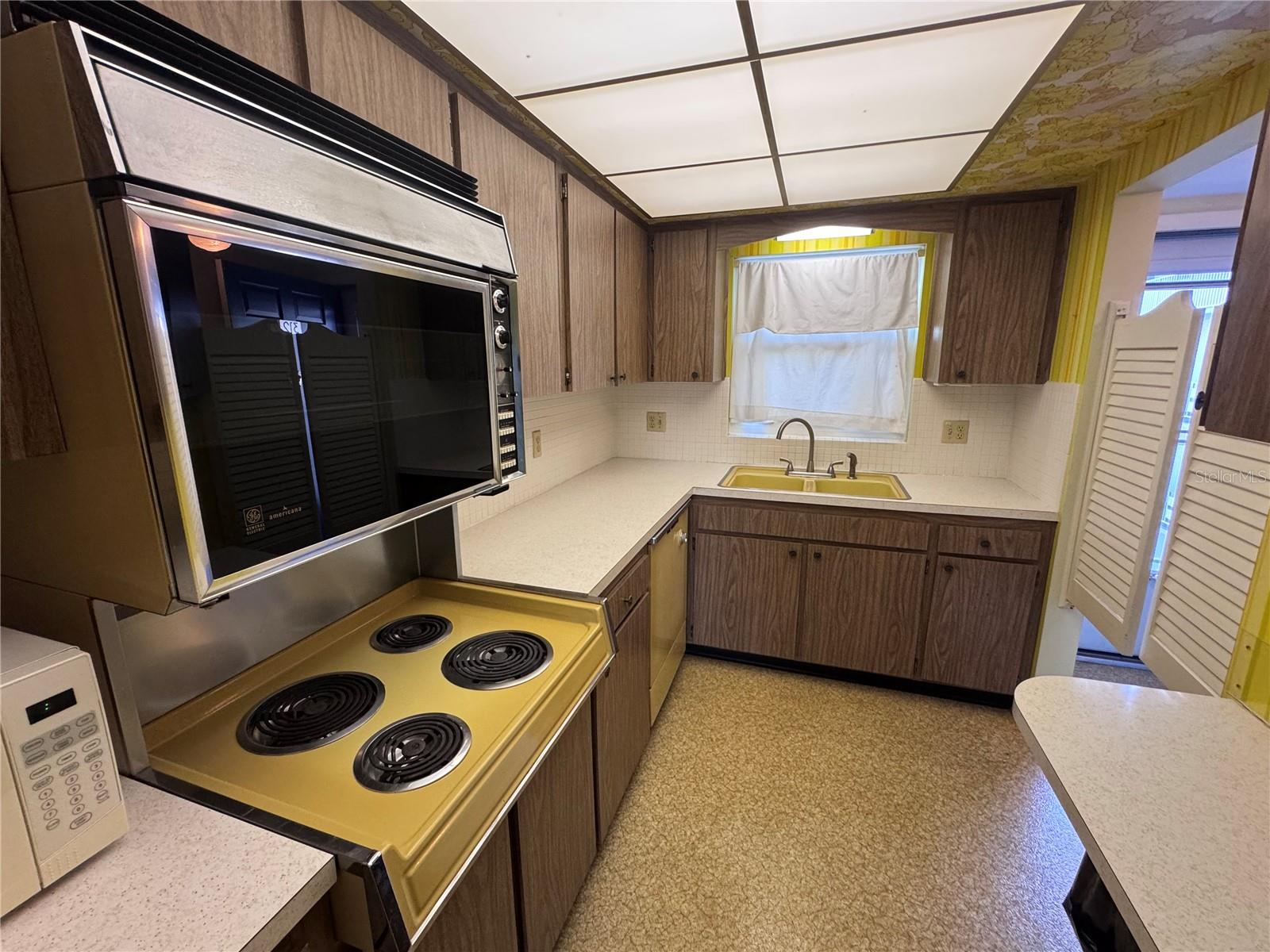 5555 Gulf Unit 312, St Petersburg, FL 33706