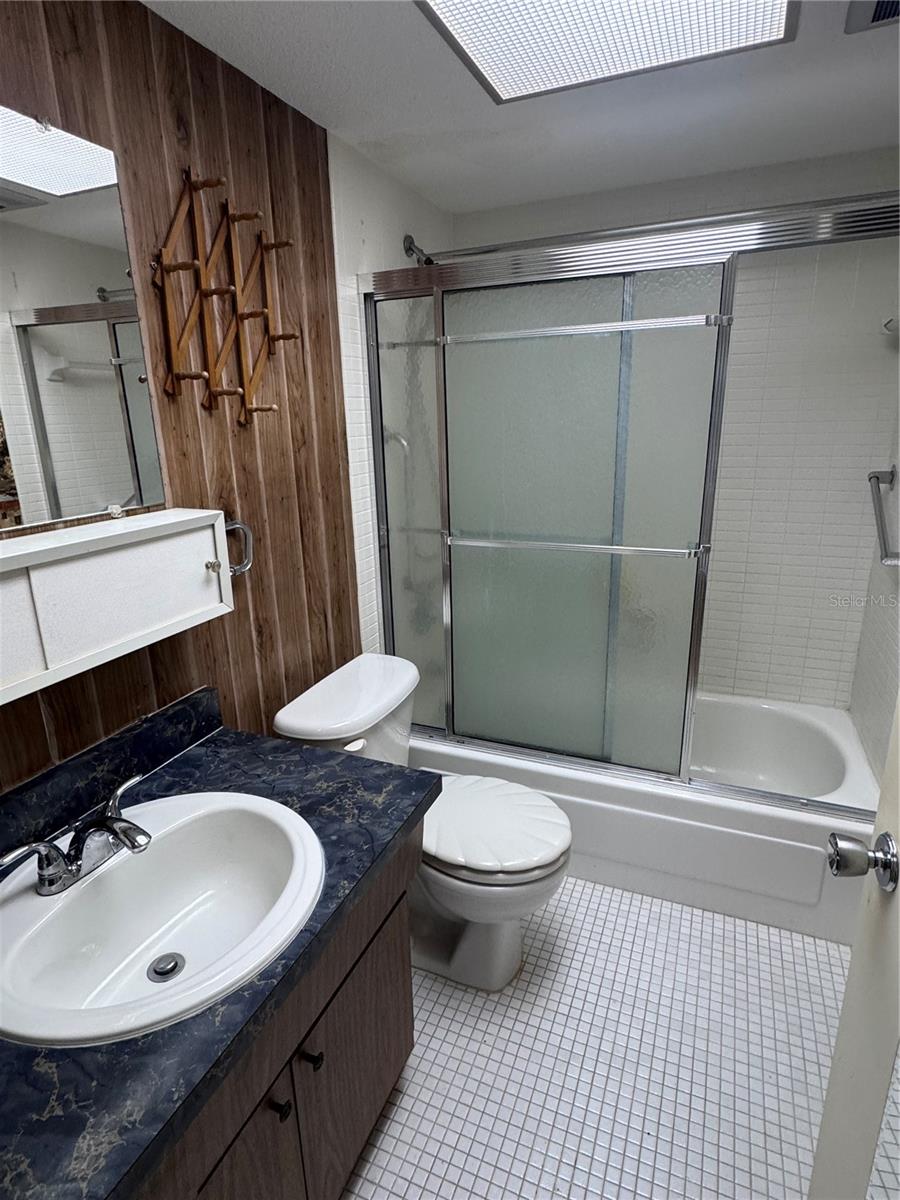5555 Gulf Unit 312, St Petersburg, FL 33706