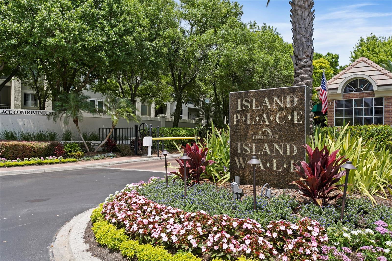 751 Coral Reef, Tampa, FL 33602