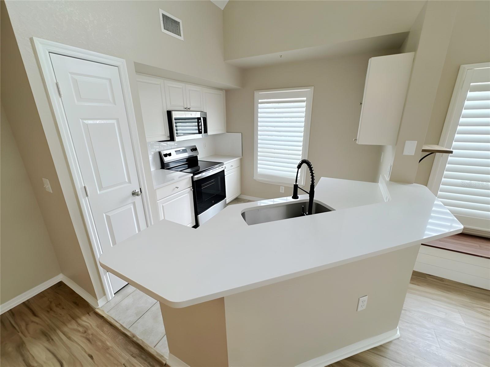 5531 Rosehill Unit 201, Sarasota, FL 34233