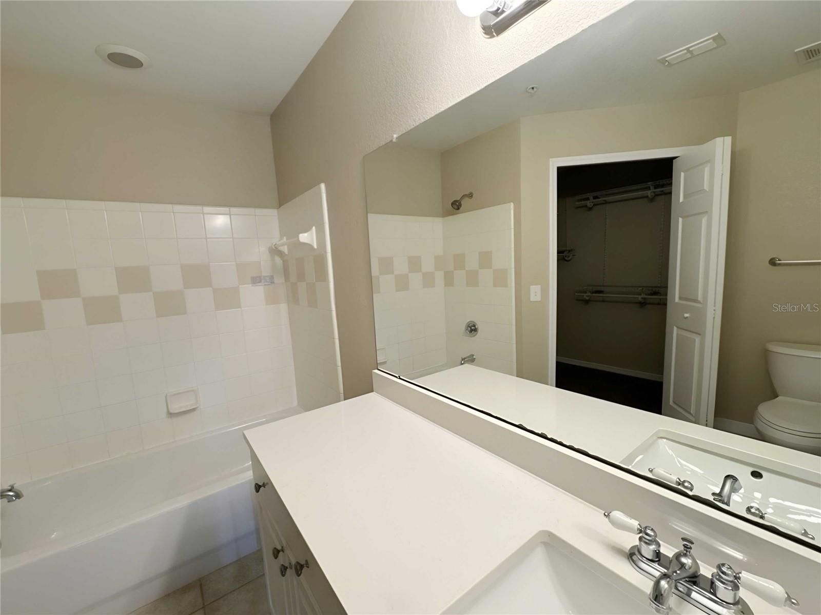 5531 Rosehill Unit 201, Sarasota, FL 34233