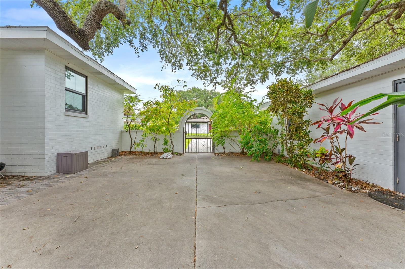 802 Coral, Tampa, FL 33602