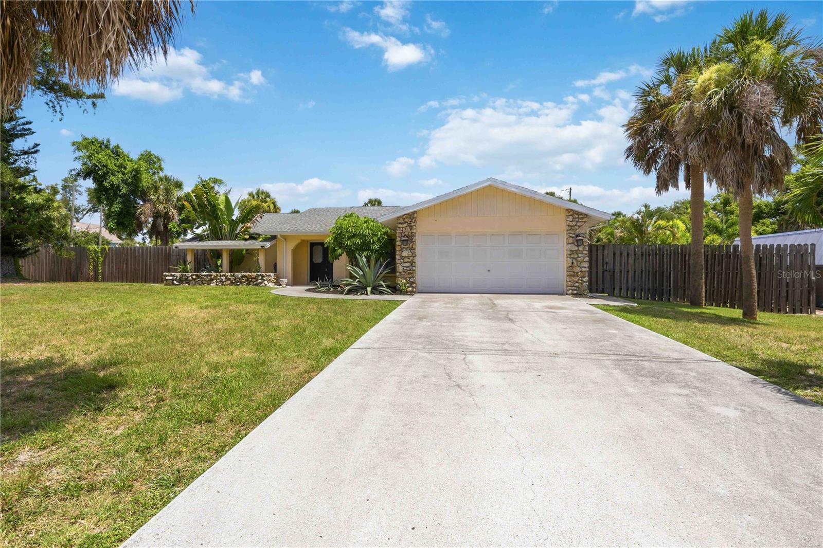 440 Lychee, Nokomis, FL 34275