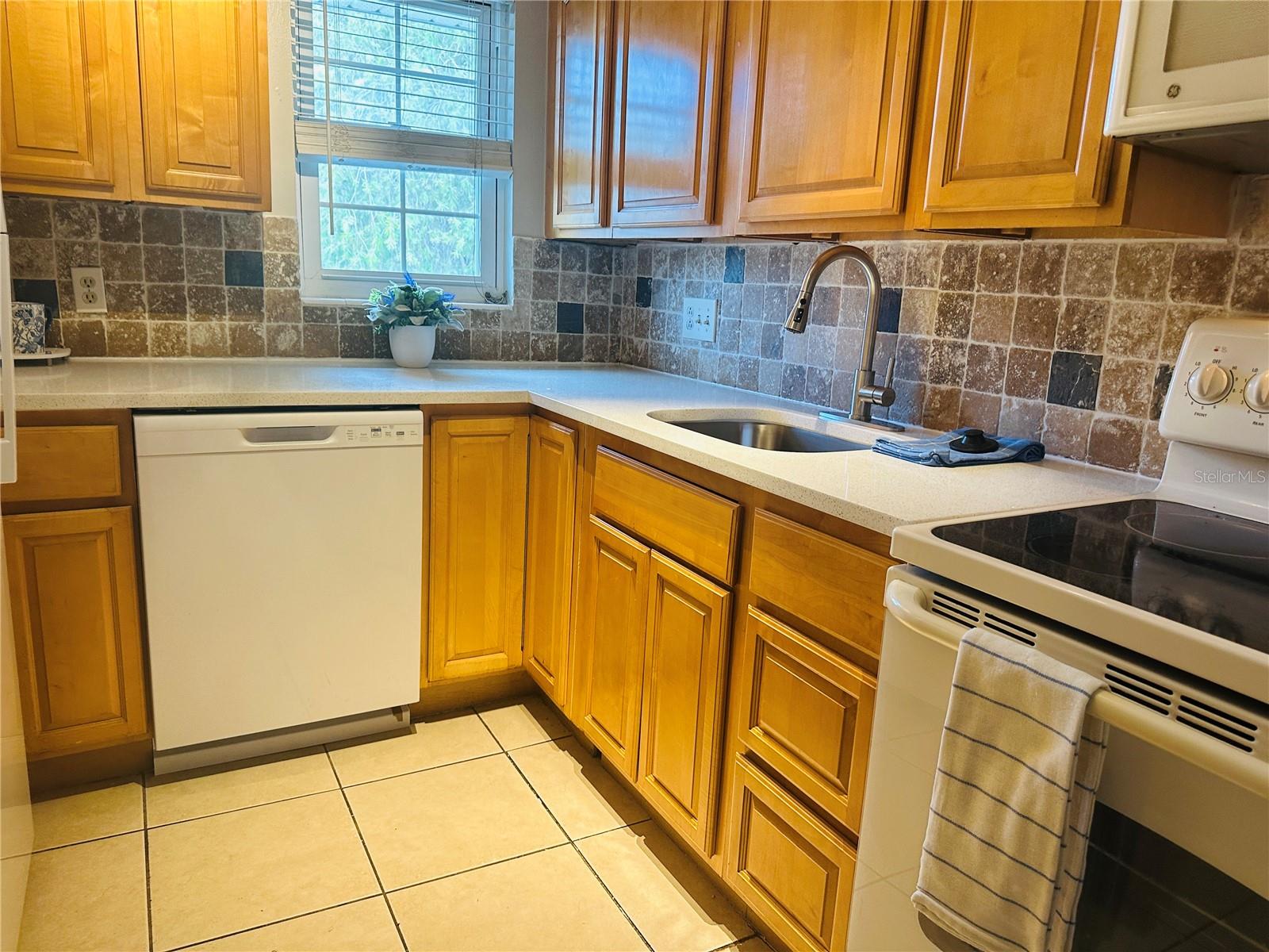 525 Conway Unit 108, Orlando, FL 32807