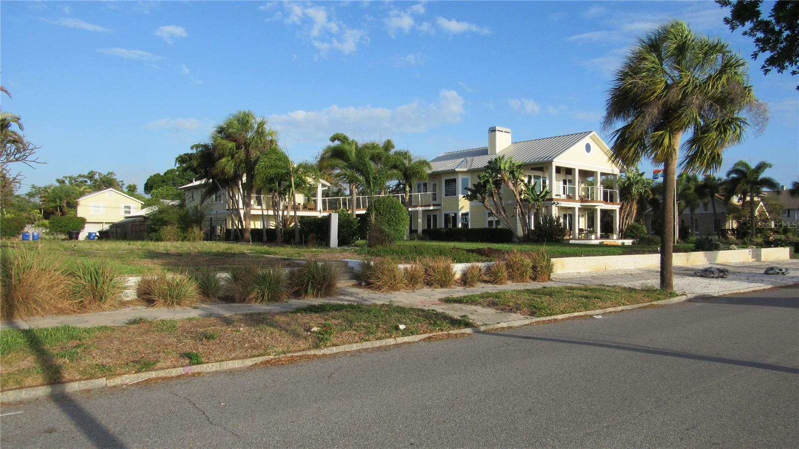 1817 Beach, St Petersburg, FL 33705