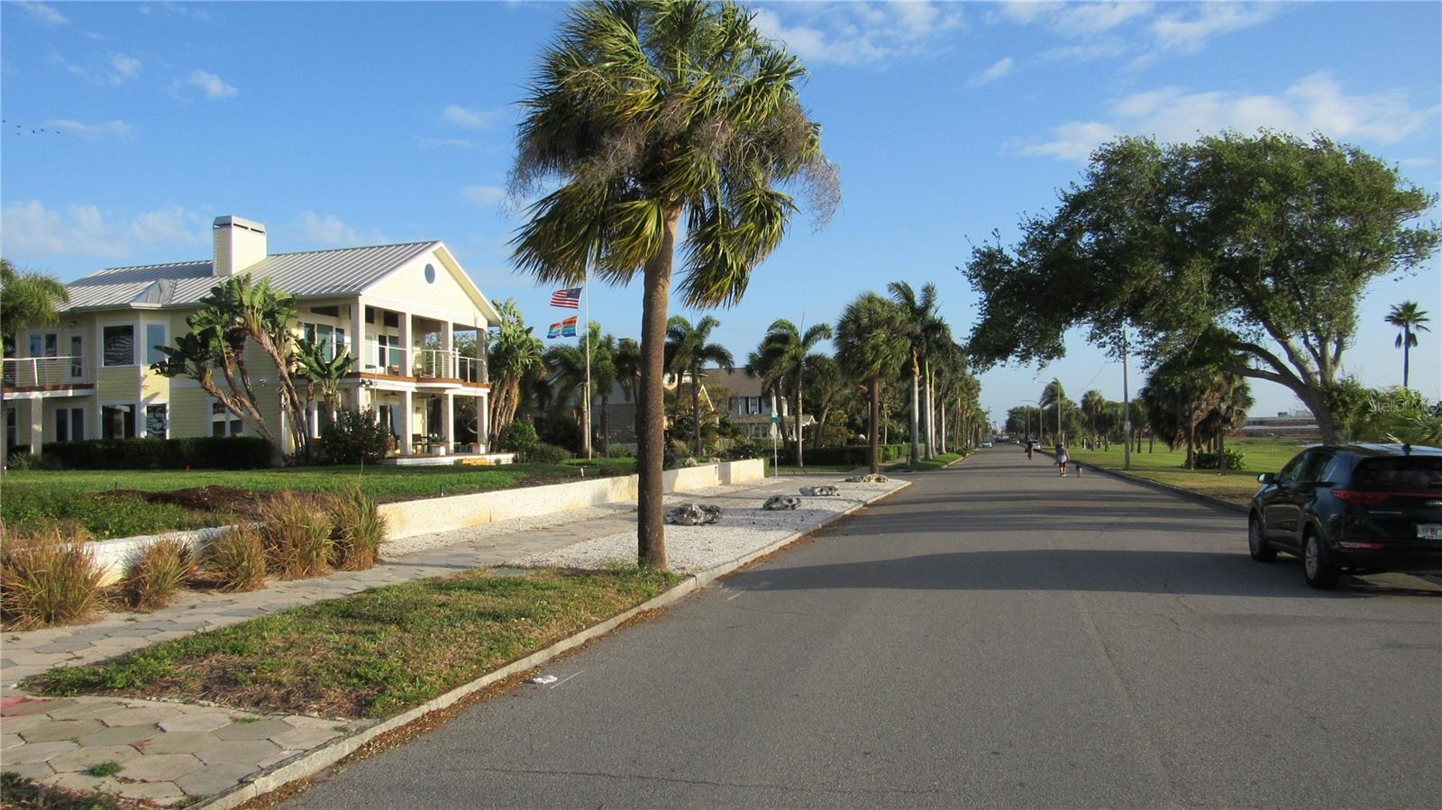 1817 Beach, St Petersburg, FL 33705