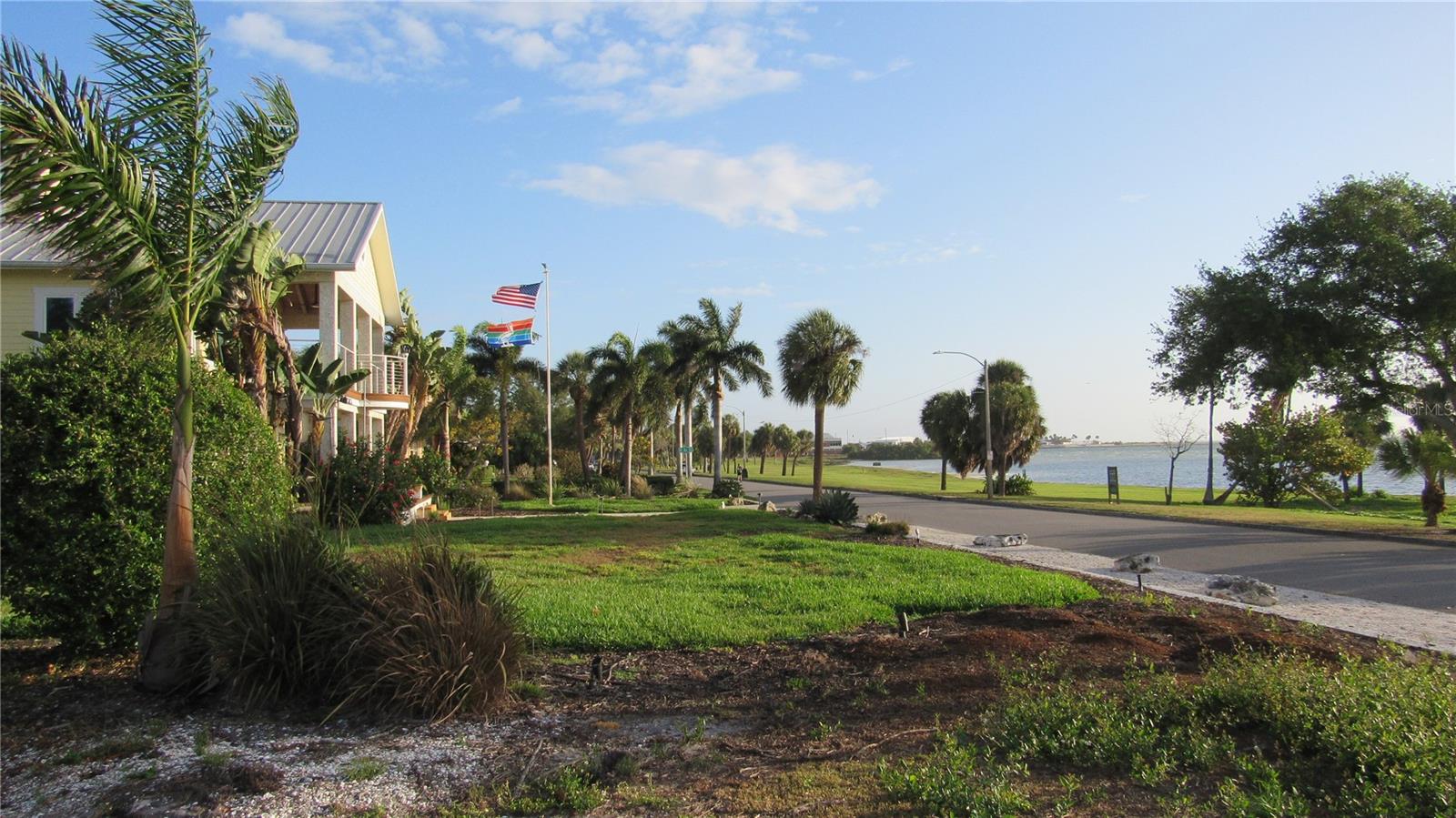 1817 Beach, St Petersburg, FL 33705