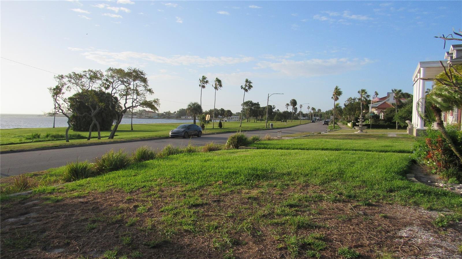 1817 Beach, St Petersburg, FL 33705