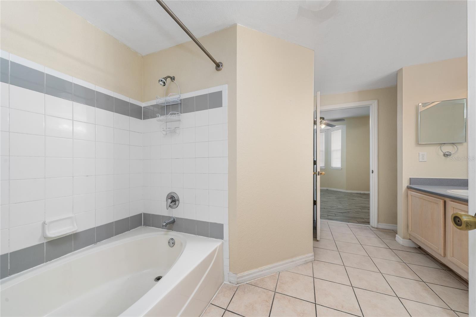 3280 Soho Unit 201, Orlando, FL 32835