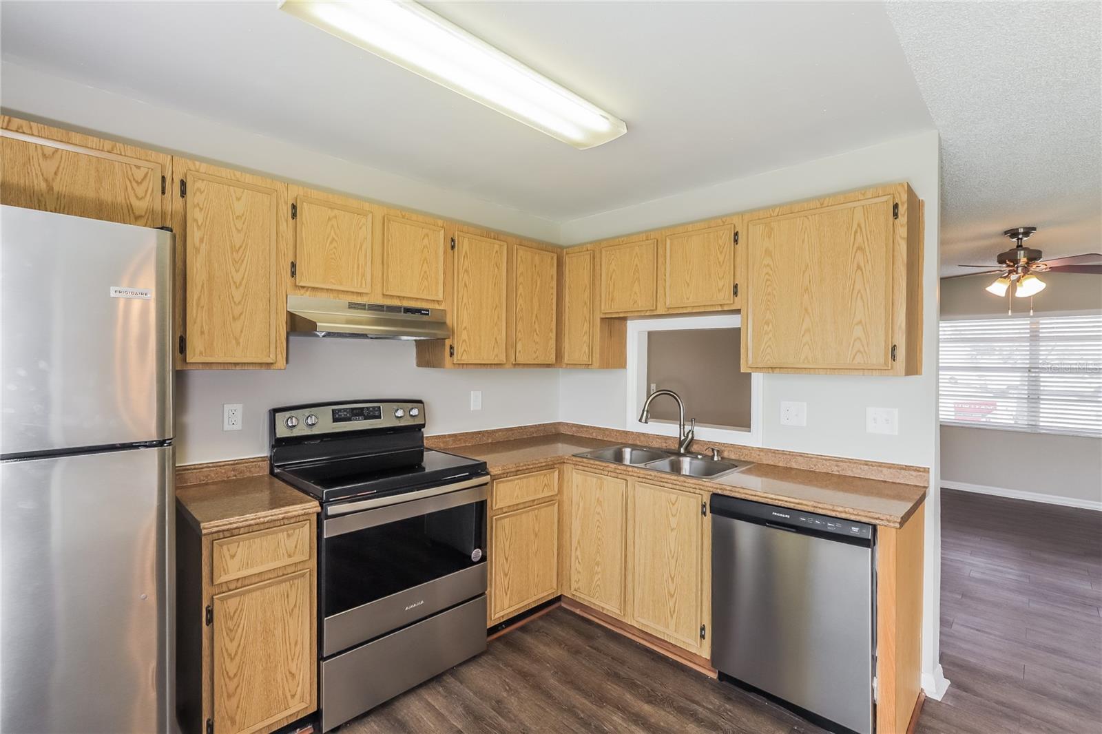 1002 Pinehaven, Brandon, FL 33511