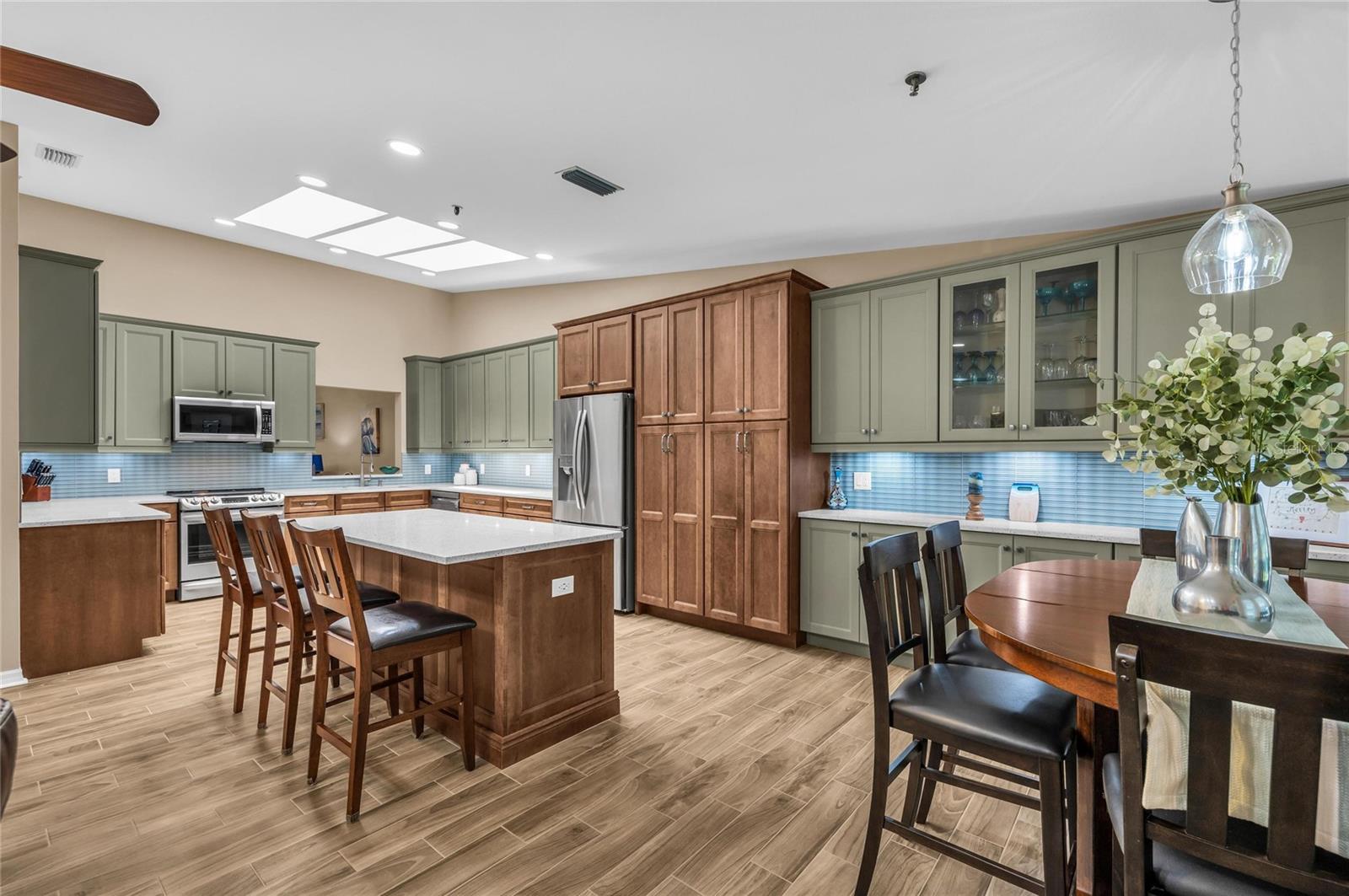 2350 Harbour Oaks, Longboat Key, FL 34228