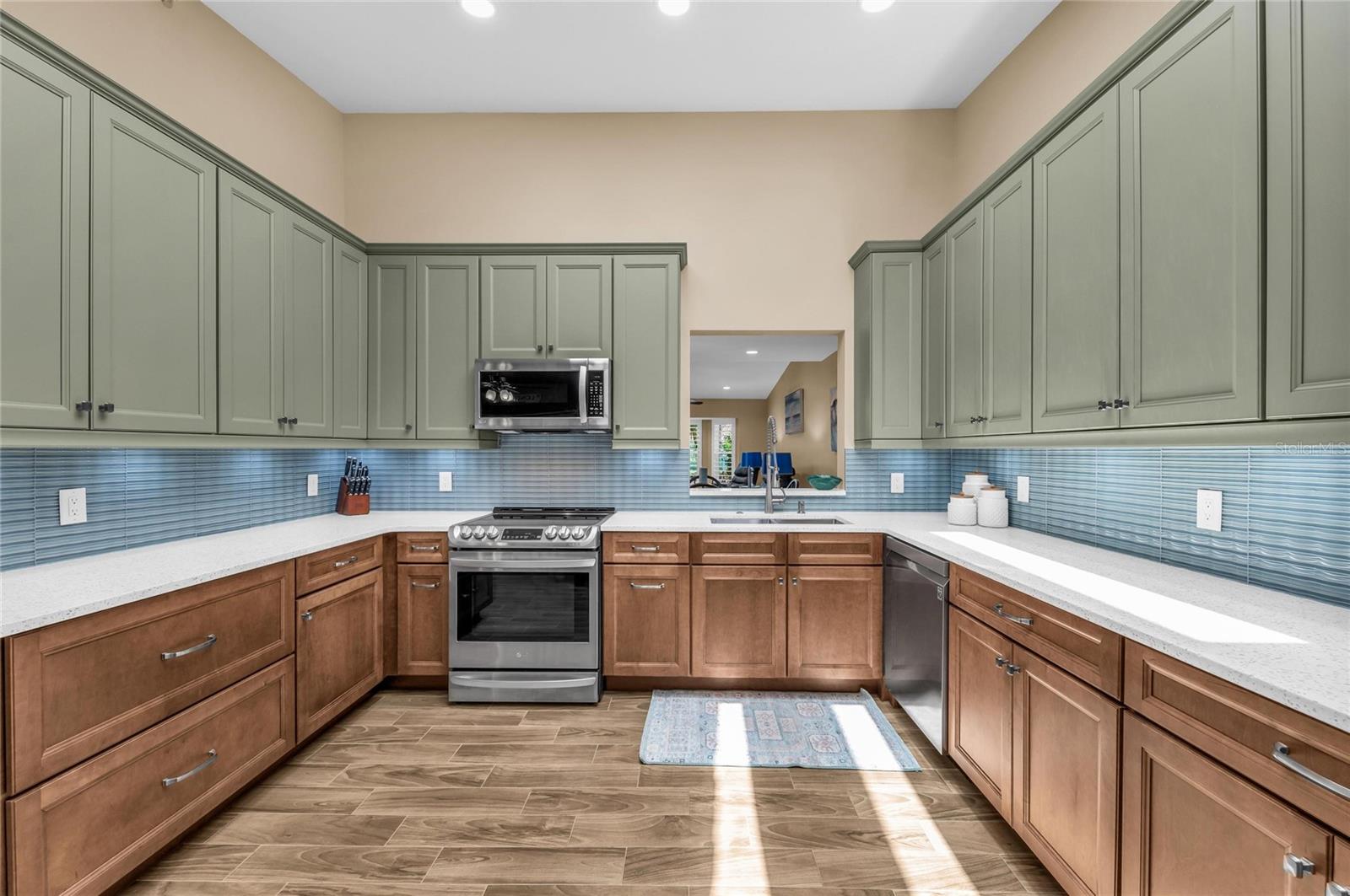 2350 Harbour Oaks, Longboat Key, FL 34228