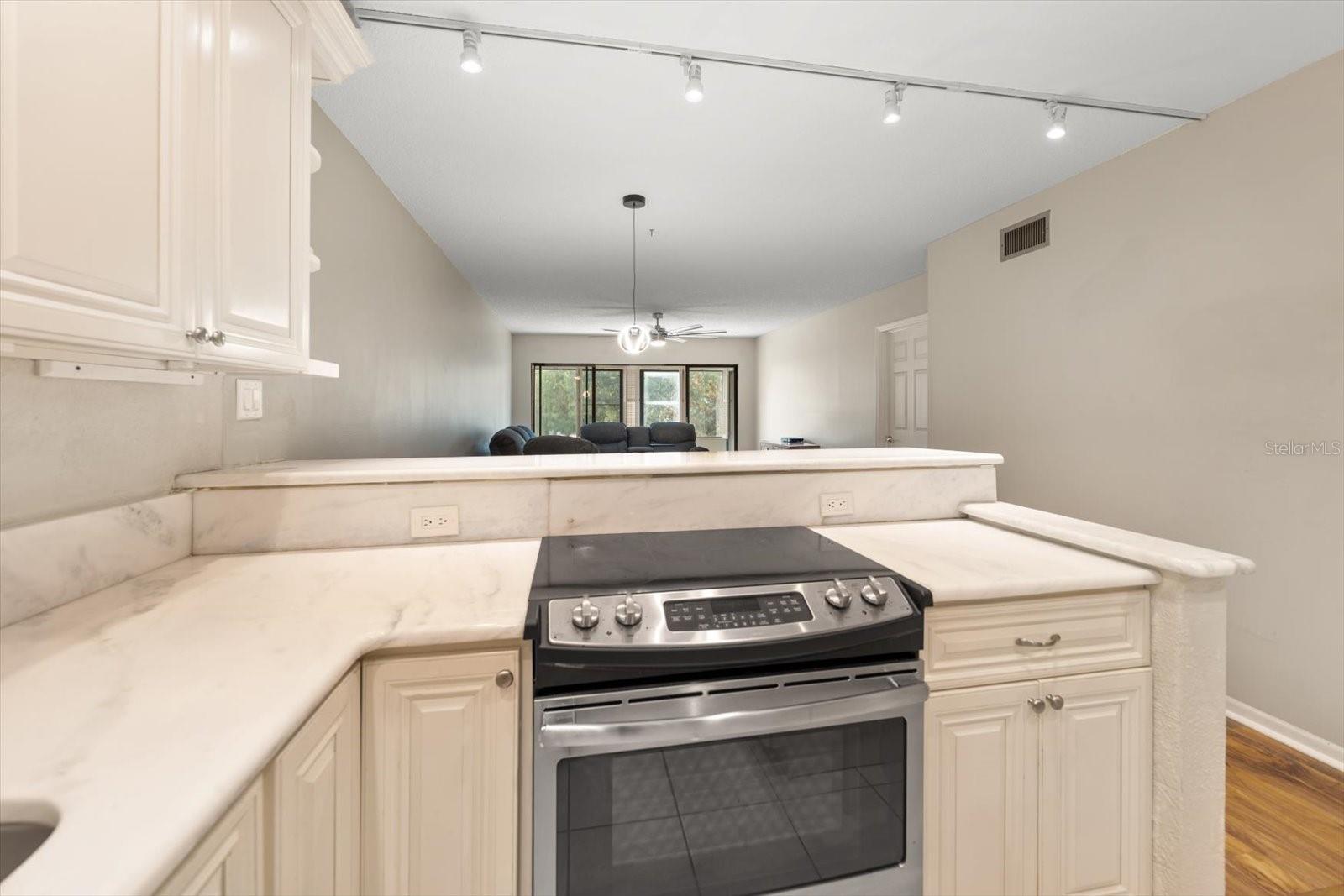 1750 Belleair Forest Unit B8, Belleair, FL 33756