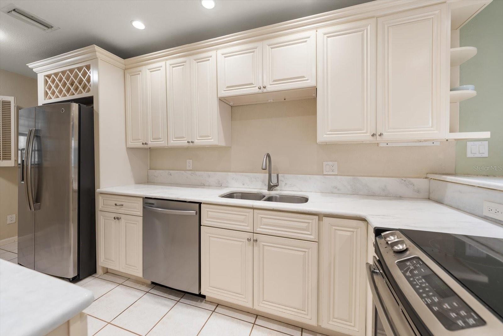 1750 Belleair Forest Unit B8, Belleair, FL 33756