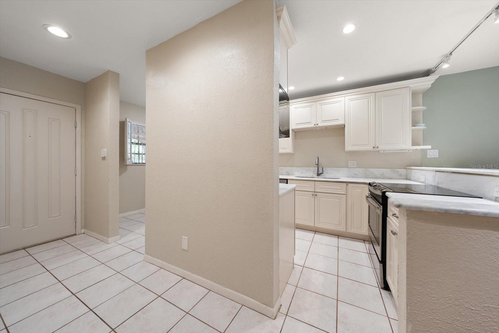 1750 Belleair Forest Unit B8, Belleair, FL 33756