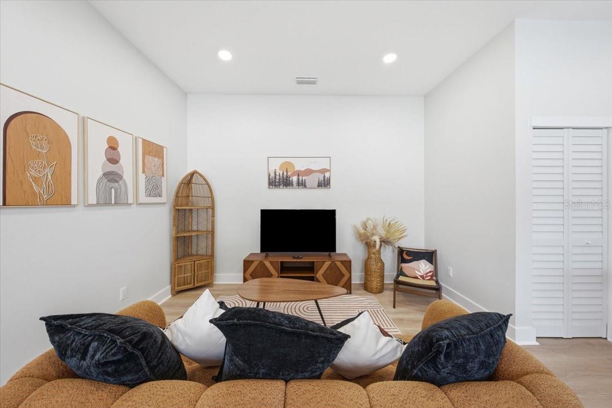 2644 42nd, St Petersburg, FL 33714