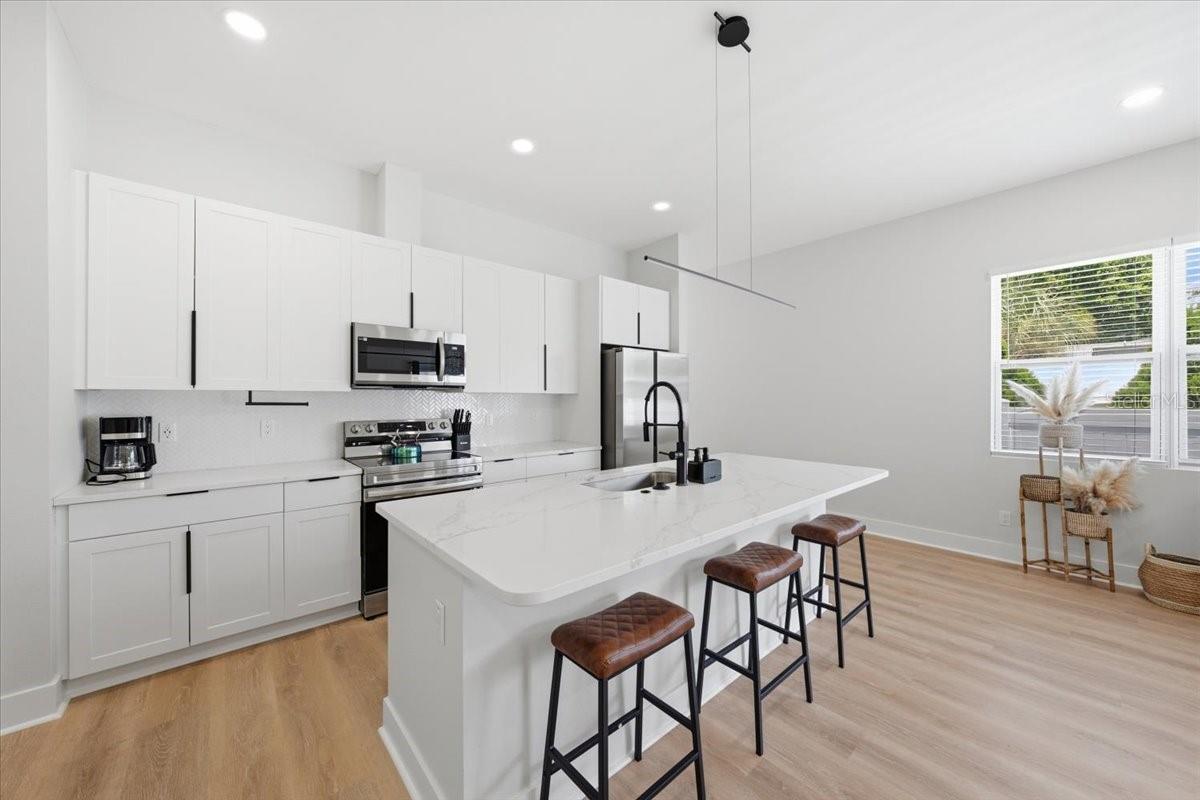 2644 42nd, St Petersburg, FL 33714