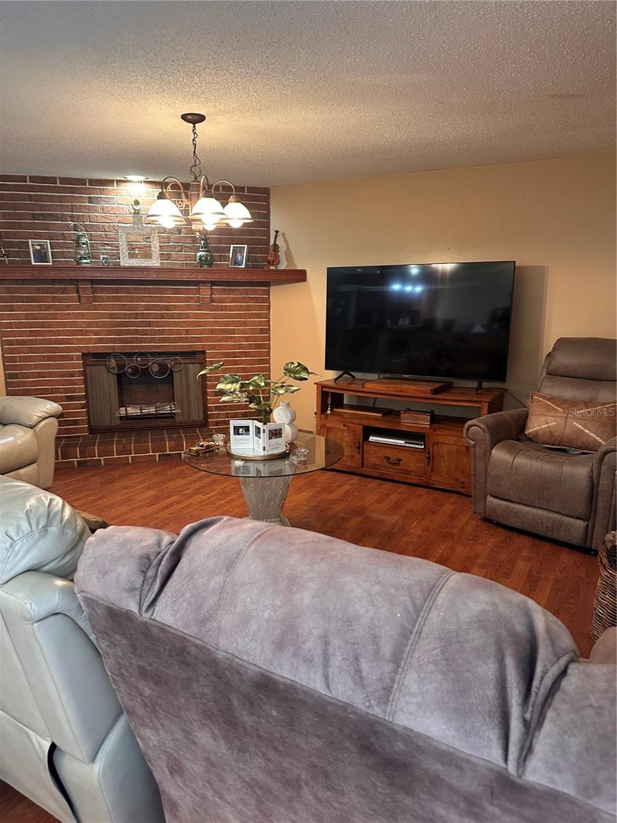 8848 Oak, Tampa, FL 33615
