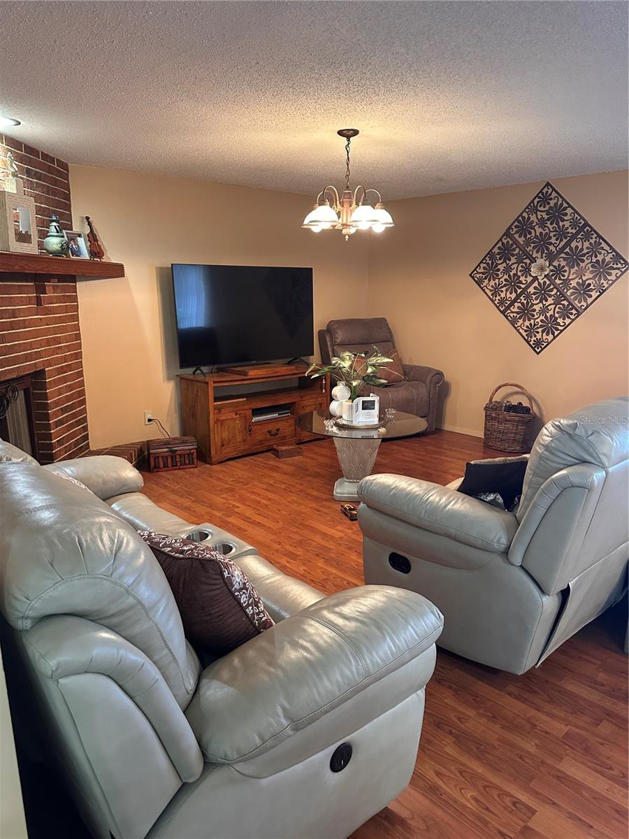8848 Oak, Tampa, FL 33615