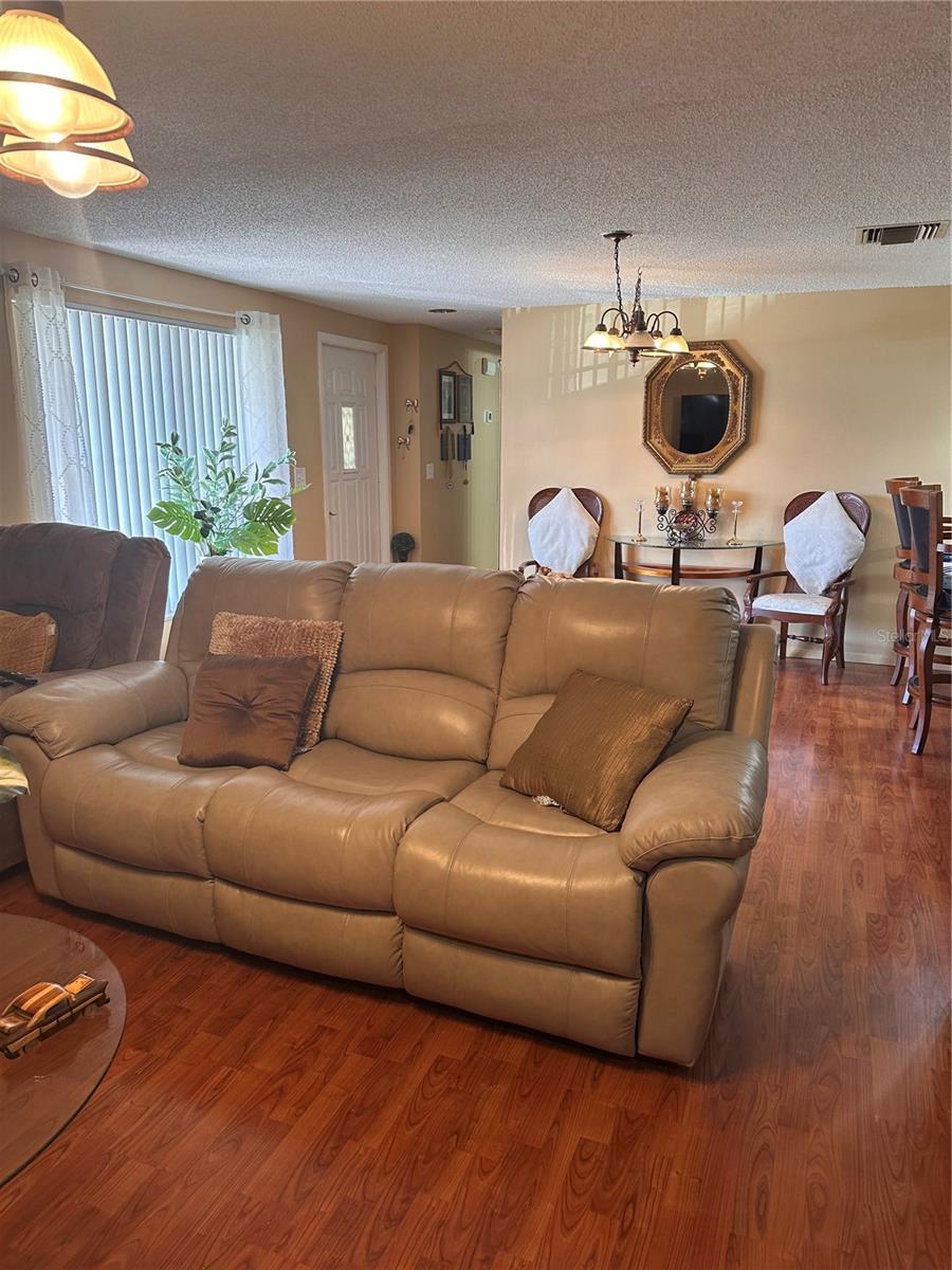 8848 Oak, Tampa, FL 33615