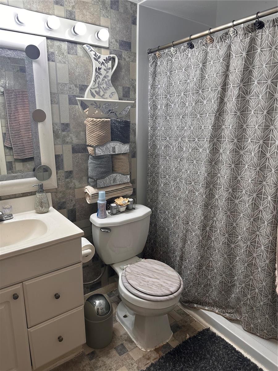 8848 Oak, Tampa, FL 33615