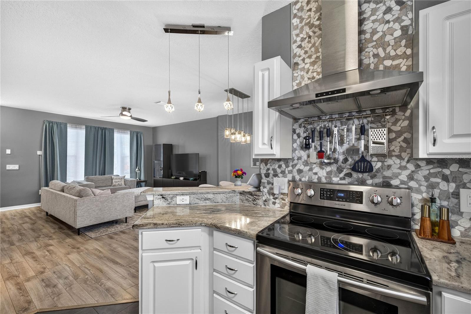 12315 Country White, Tampa, FL 33635